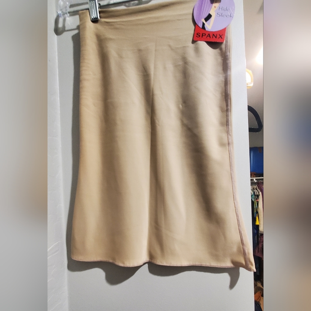 SPANX Women's Cream no waste band Half Slip